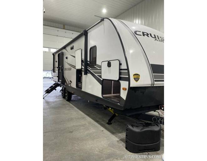 2023 Crossroads RV Cruiser Aire 27RBS Travel Trailer at 72 West Motors and RVs STOCK# 320310 Photo 2