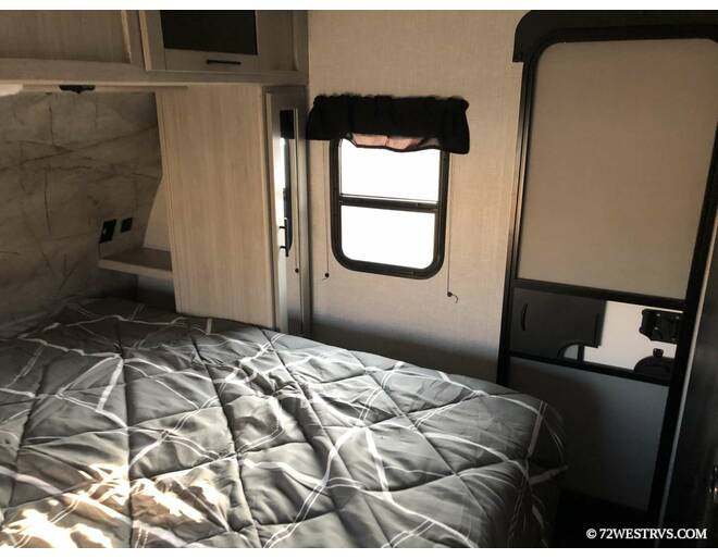 2024 CrossRoads RV Sunset Trail Super Lite 258RD Travel Trailer at 72 West Motors and RVs STOCK# 350158 Photo 19