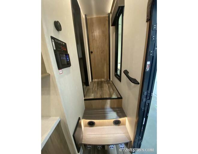 2024 Sabre 32BHT Fifth Wheel at 72 West Motors and RVs STOCK# 113682 Photo 13