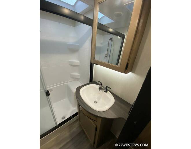2024 Sabre 32BHT Fifth Wheel at 72 West Motors and RVs STOCK# 113682 Photo 16