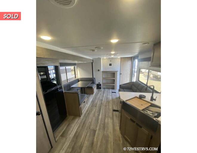 2024 Cherokee Grey Wolf Wolf Den 272BRB Travel Trailer at 72 West Motors and RVs STOCK# 163102 Photo 20