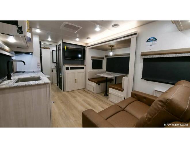 2024 Surveyor Legend 252RBLE Travel Trailer at 72 West Motors and RVs STOCK# 048050 Photo 3