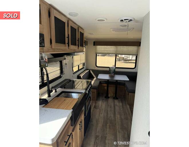 2024 Cherokee Grey Wolf Wolf Den 20RDSE Travel Trailer at 72 West Motors and RVs STOCK# 090409 Photo 8