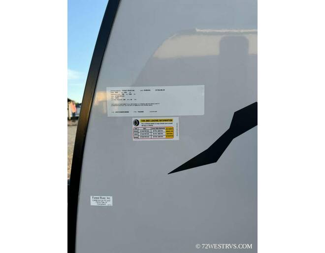 2024 Cherokee Grey Wolf 26LKBL Black Label Travel Trailer at 72 West Motors and RVs STOCK# 090586 Photo 5