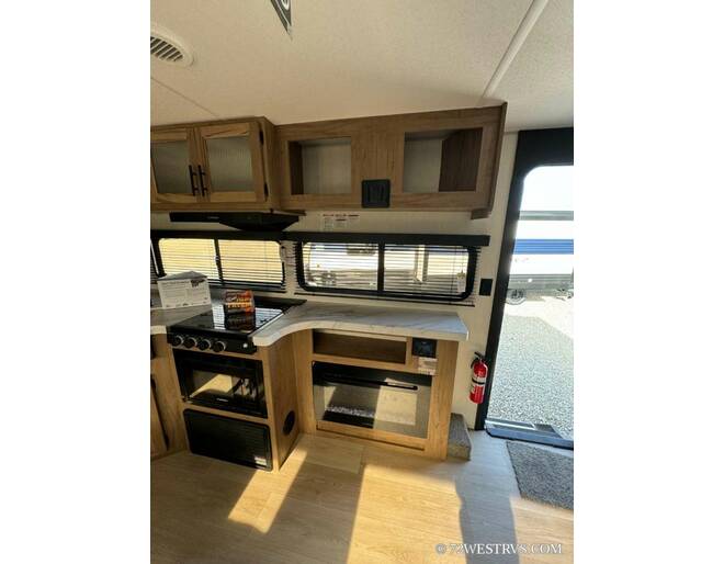 2025 Cherokee Grey Wolf 26LK Travel Trailer at 72 West Motors and RVs STOCK# 091164 Photo 10