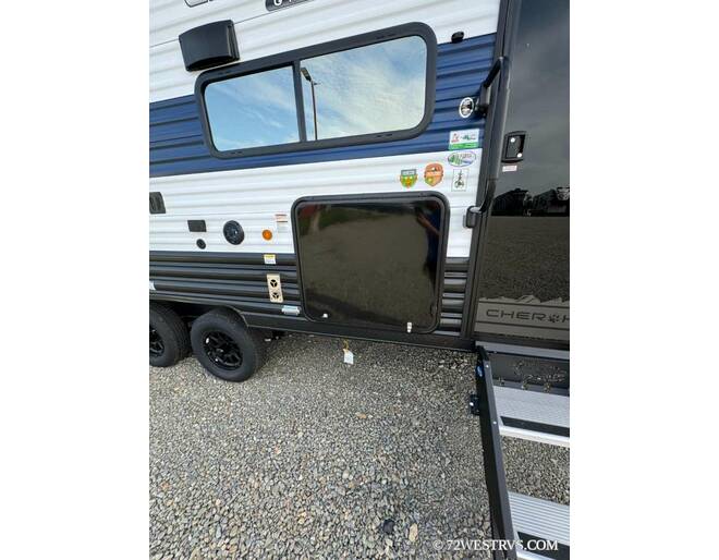 2025 Cherokee Grey Wolf 26DBH Travel Trailer at 72 West Motors and RVs STOCK# 091293 Photo 3