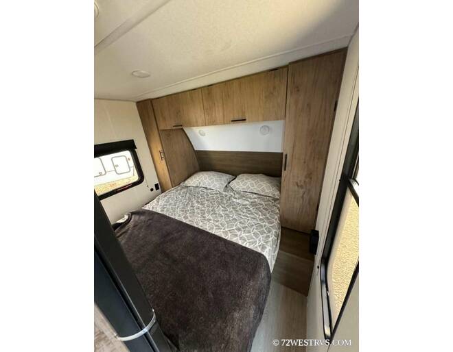 2025 Cherokee Grey Wolf 26DBH Travel Trailer at 72 West Motors and RVs STOCK# 091293 Photo 7