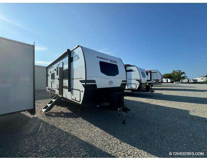 2025 Surveyor Legend 204MKLE Travel Trailer at 72 West Motors and RVs STOCK# 049318 Photo 2