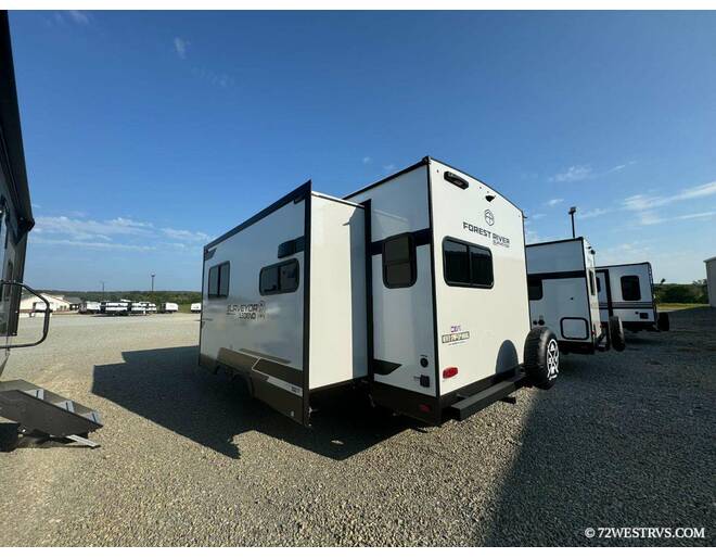 2025 Surveyor Legend 204MKLE Travel Trailer at 72 West Motors and RVs STOCK# 049318 Photo 5