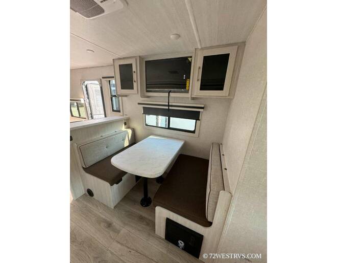 2025 Surveyor Legend 204MKLE Travel Trailer at 72 West Motors and RVs STOCK# 049318 Photo 9