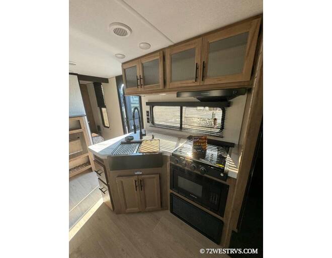 2025 Cherokee Grey Wolf 26DBH Travel Trailer at 72 West Motors and RVs STOCK# 091395 Photo 13