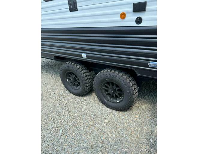 2025 Cherokee Grey Wolf 25RRT Travel Trailer at 72 West Motors and RVs STOCK# 091664 Photo 3