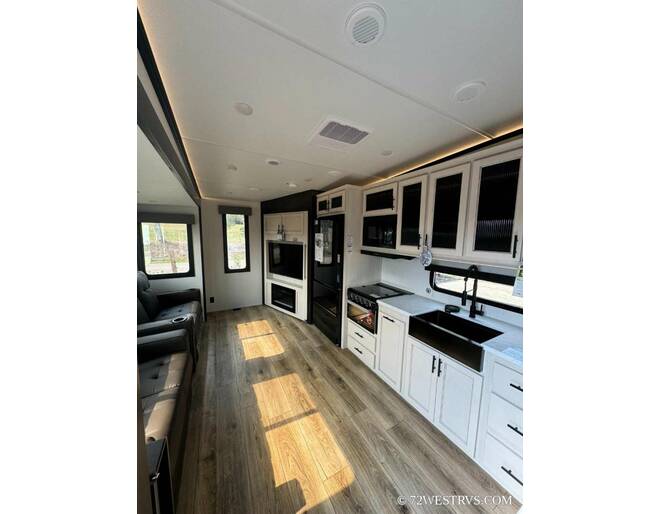 2025 Sabre 25RLS Fifth Wheel at 72 West Motors and RVs STOCK# 114852 Photo 4