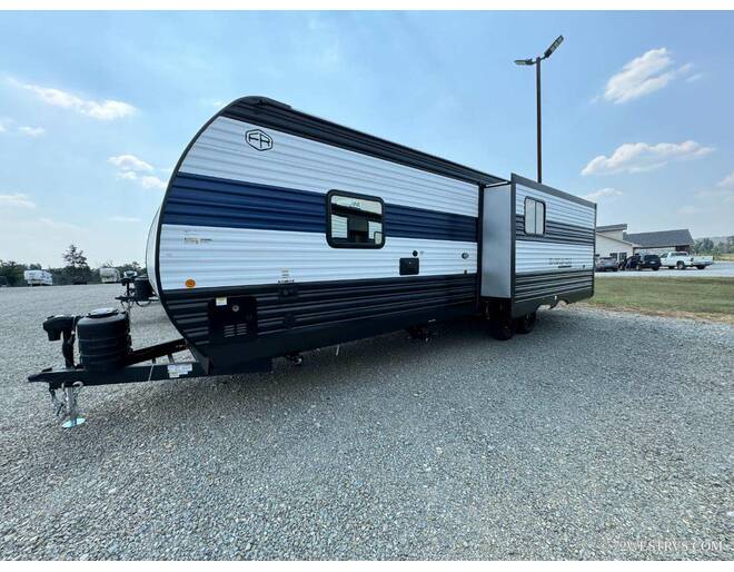 2025 Cherokee Wolf Den 274WK Travel Trailer at 72 West Motors and RVs STOCK# 164826 Photo 4