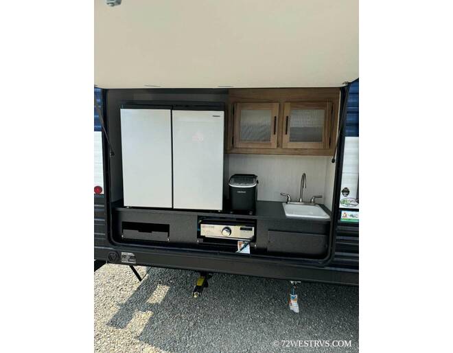 2025 Cherokee Grey Wolf 29TE Travel Trailer at 72 West Motors and RVs STOCK# 164849 Photo 19