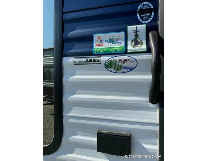 2024 Cherokee Grey Wolf Wolf Den 26EV Travel Trailer at 72 West Motors and RVs STOCK# 088544 Photo 3