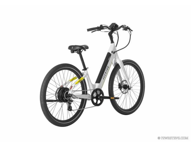 2024 Pace 500.3 Step-Through Ebike e-Bike at 72 West Motors and RVs STOCK# 023708 Photo 4