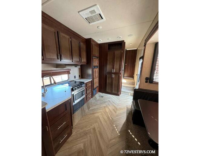 2017 Vengeance Super Sport 314A12 Fifth Wheel at 72 West Motors and RVs STOCK# 209902U Photo 12