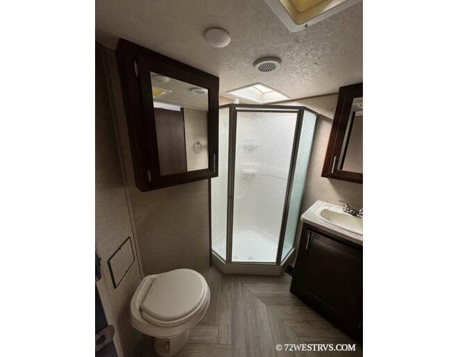 2017 Vengeance Super Sport 314A12 Fifth Wheel at 72 West Motors and RVs STOCK# 209902U Photo 13