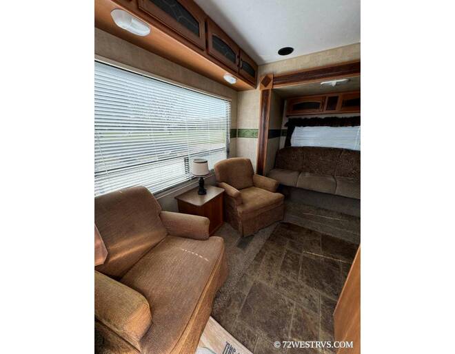 2011 Keystone Hideout 26RLS Travel Trailer at 72 West Motors and RVs STOCK# 202124U Photo 6