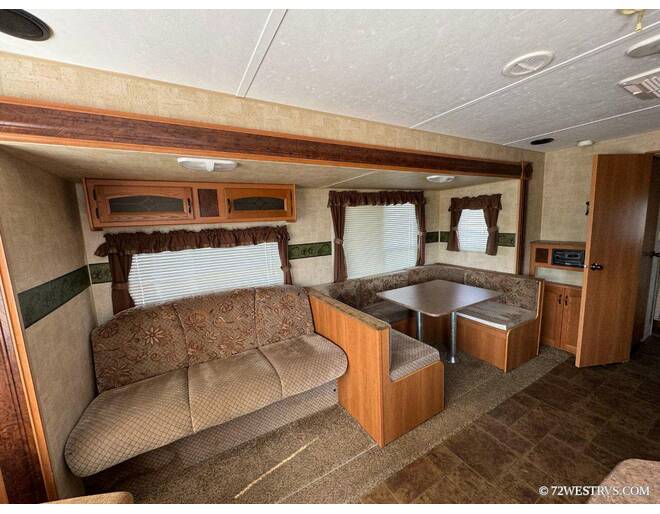 2011 Keystone Hideout 26RLS Travel Trailer at 72 West Motors and RVs STOCK# 202124U Photo 7