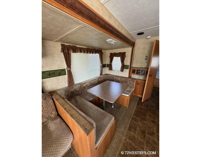 2011 Keystone Hideout 26RLS Travel Trailer at 72 West Motors and RVs STOCK# 202124U Photo 8