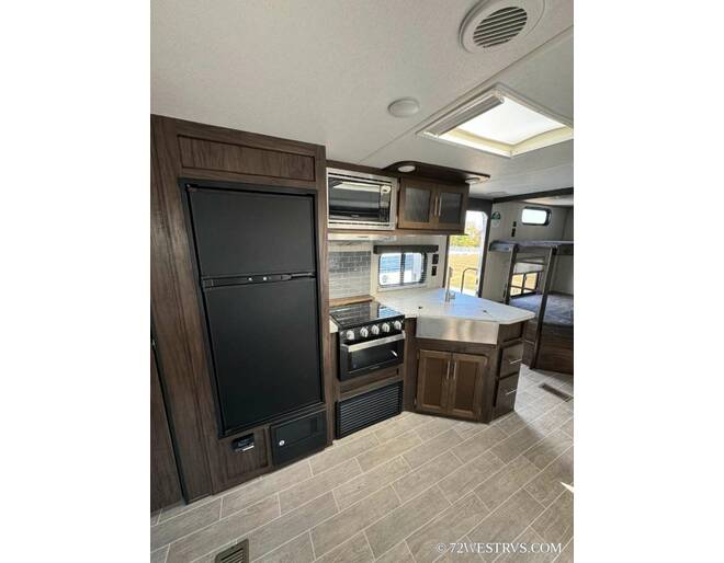 2020 Cherokee 264DBH Travel Trailer at 72 West Motors and RVs STOCK# 141166U Photo 10