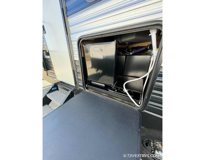 2020 Cherokee 264DBH Travel Trailer at 72 West Motors and RVs STOCK# 141166U Photo 16