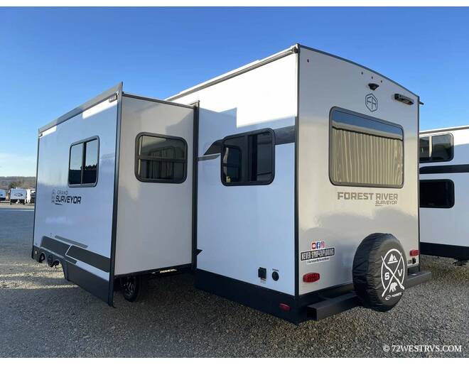 2025 Surveyor Grand Surveyor 253RLS Travel Trailer at 72 West Motors and RVs STOCK# 050216 Photo 4