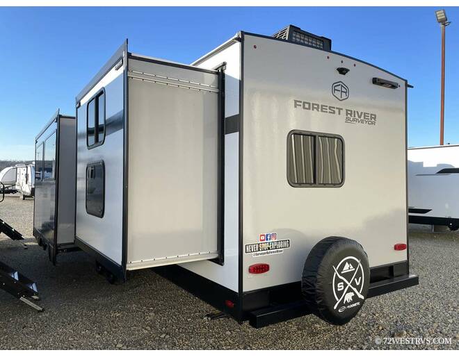 2025 Surveyor Legend X 32CAMP Travel Trailer at 72 West Motors and RVs STOCK# 050149 Photo 4