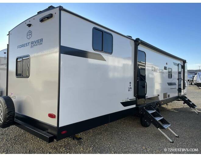 2025 Surveyor Legend X 32CAMP Travel Trailer at 72 West Motors and RVs STOCK# 050149 Photo 5