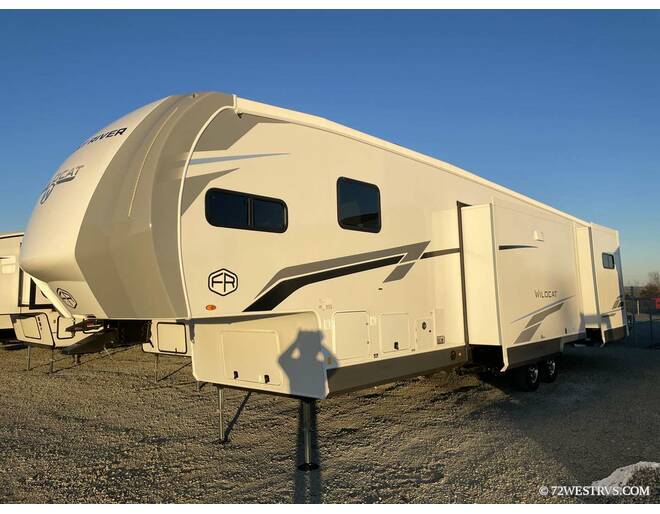 2025 Wildcat 35FUN Fifth Wheel at 72 West Motors and RVs STOCK# 005165 Photo 3