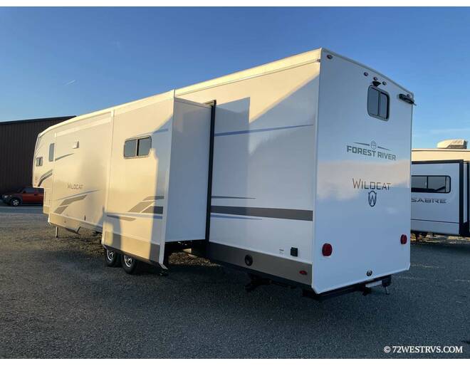 2025 Wildcat 35FUN Fifth Wheel at 72 West Motors and RVs STOCK# 005165 Photo 4