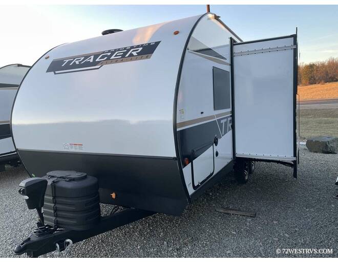 2025 Prime Time Tracer Touring Edition 190RB Travel Trailer at 72 West Motors and RVs STOCK# 525799 Photo 3